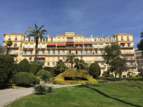 Гостиница Palais Bellevue  Канны